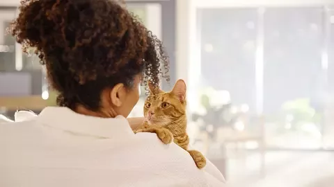 girl with cat